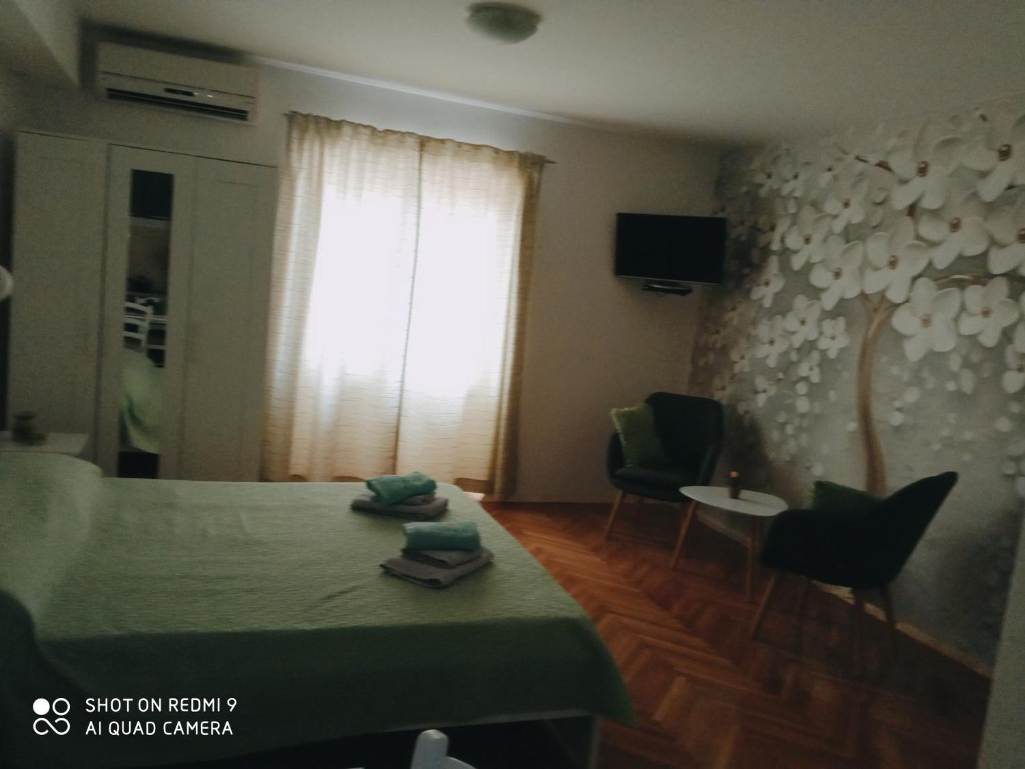 Studios Ana Mari Komiža Værelse billede